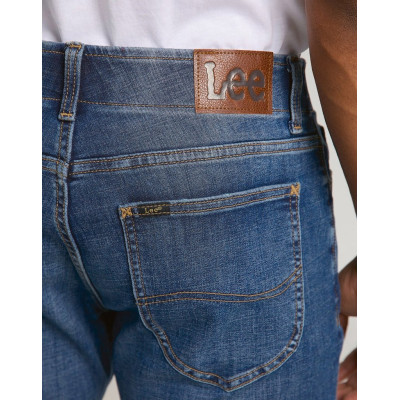 Extreme motion slim fit jeans